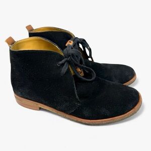 Bernardo Black Suede Booties Women’s Size 7.5 Leather